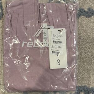 Rebody stone mauve tee size M new with tags